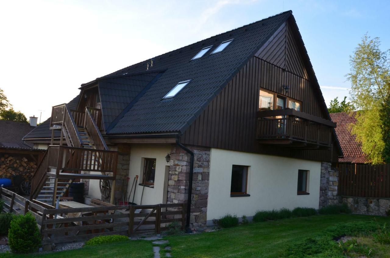 Nocleharna Na Stodole Apartamento Zdarky